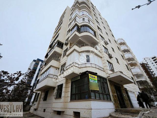 Yeşilay Gyo'dan 3 Bloklu Sitede Satılık 2+1 Daire Orta Blok