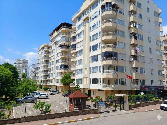 Yeşilbahçede Ev/ofise Uygun Doğalgazlı 330m2 Kiralık 5+1 Dubleks