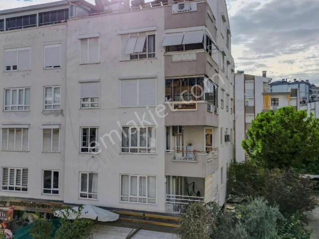 Yeşilbahcede 3+1 160m2 Satılık Daire
