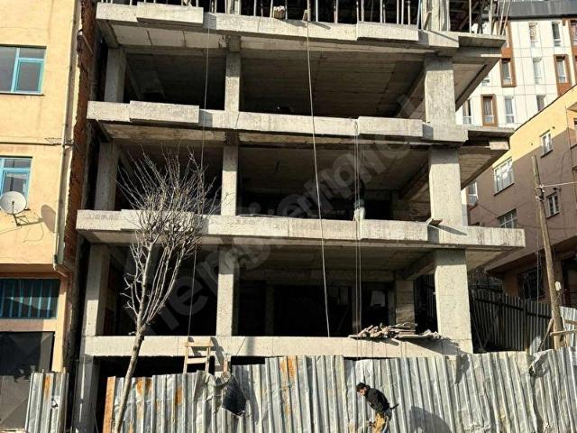 YEŞİLCE ANA CADDEDE SATILIK 90M2 DÜKKAN DÜZ GİRİŞLİ
