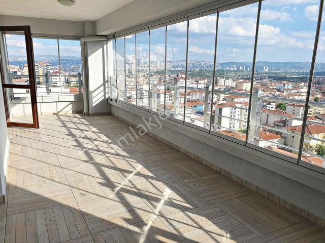 Yeşilevlerde 4+1 Manzaralı Satılık Daire