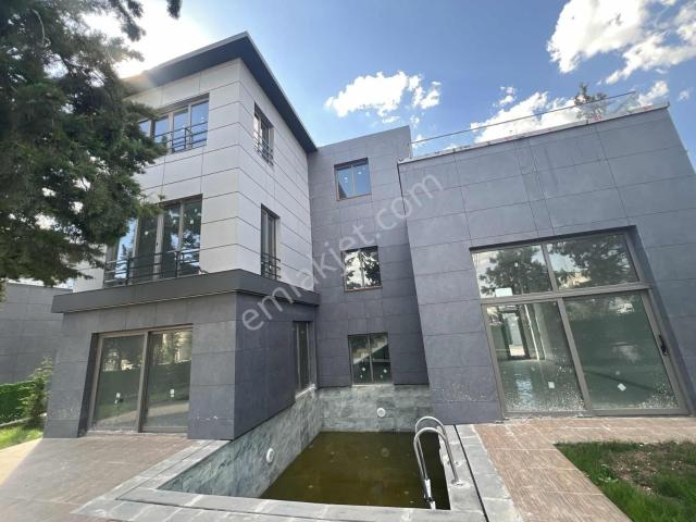 Yeşilloft'tan Satılık Villa