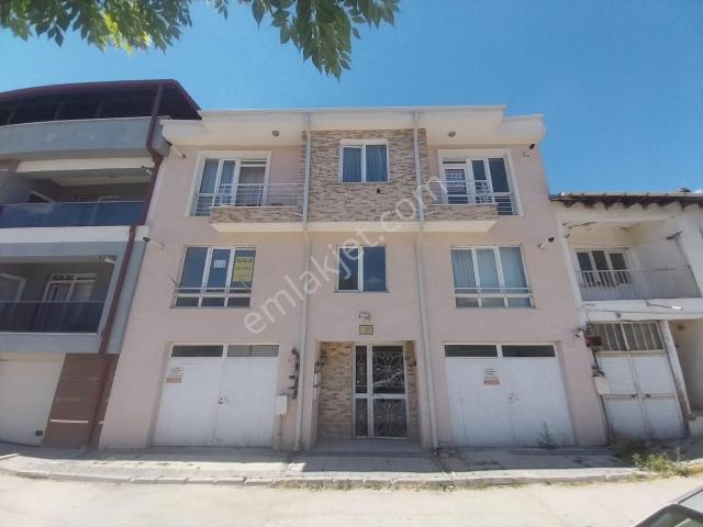 Yeşiltepe Mah. Üniversite Yakını Kombili Kiralık 1+1 Daire
