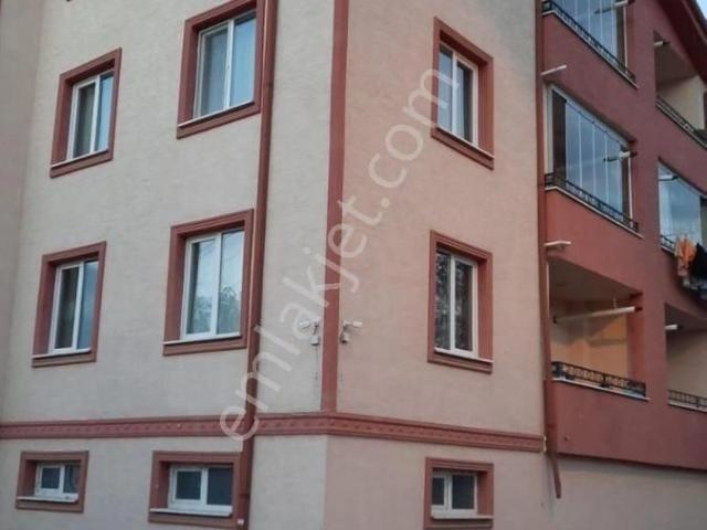 Yeşiltepe Mahallesinde Alınca Caddesi Yakını Satılık 3+1 Daire