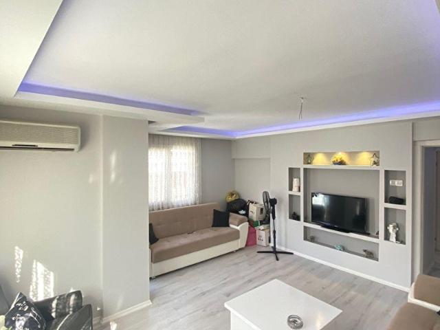 Yeşilyurtta Mit Evleri Yakını 3+1 135m2 Asansör Otoparklı İçi Full Tadilatlı ACİL SATILIK EV