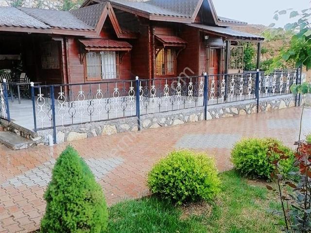Yeşilyurt Gündüzbey De Muhteşem Bir Bahçe