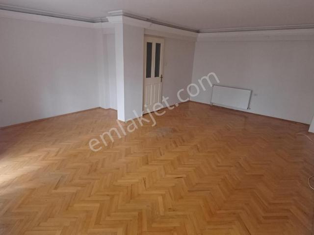 Yeşilyurt Delta Kolleji Doğalgazlı Açık Otoparklı Kiralık Daire