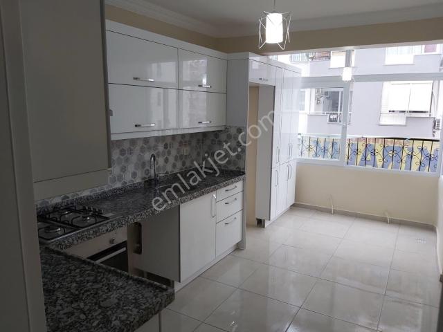 Yeşilyurt Mahallesi 3+1 Kombili Doğalgazlı Kiralık Daire