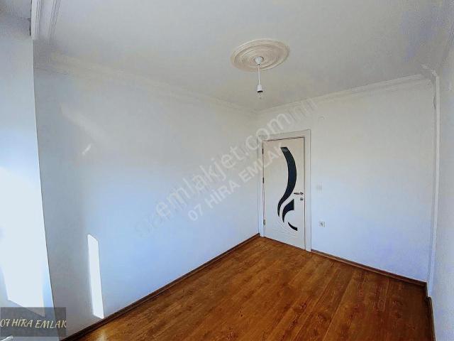 Yeşilyurt Mahallesinde Satılık 2+1 Katta Daire
