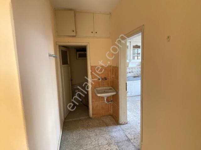 Yeşilyurt Metro Durağı Civarında Kiralık Daire