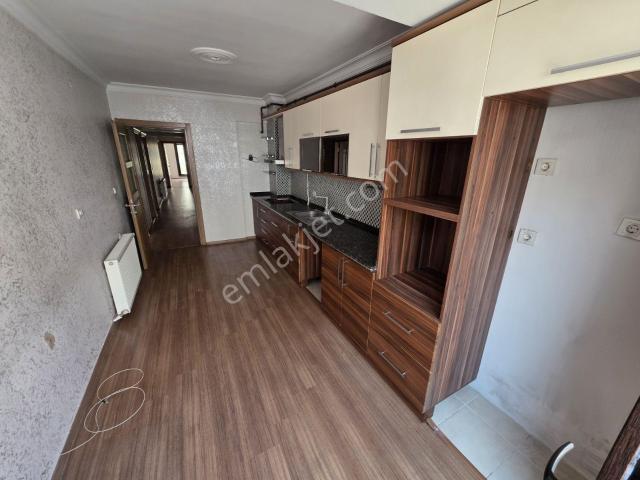 Yeşilyurt Üzümcü Okulu Yakını 3+1 Kiralık Daire
