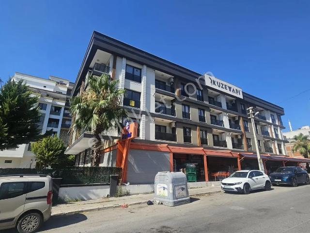 Yeşilyurt Vatan Mah'de Yeni Binada Arakat Satılık 1+1 Daire