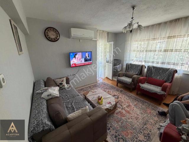 Yeşılmahalle'de 3 + 1 Doğalgazlı Satılık Daıre