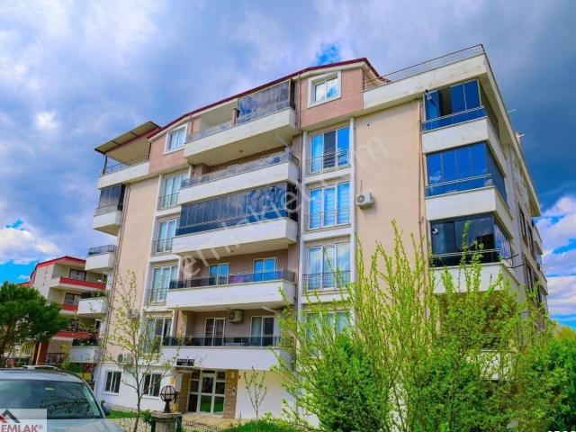 Yener Emlak'tan Akçay'da Arakat, Ön Cephe, Ayrı Mutfak Geniş 2+1