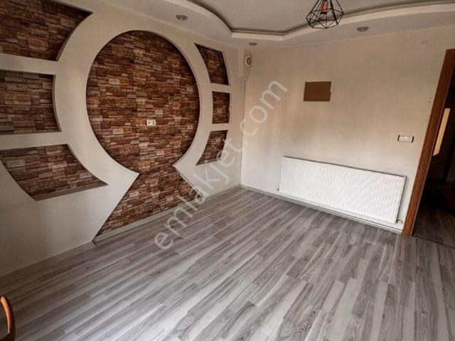 Yeni Mahalle Cadde Üzerinde 2+1 Kiralik Daire