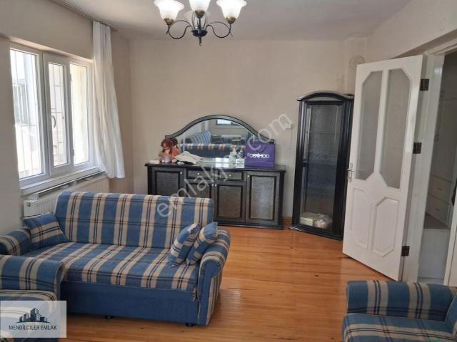 Yeni Mahalle Cumartesi Pazarı Yakını Geniş 3+1 Daire