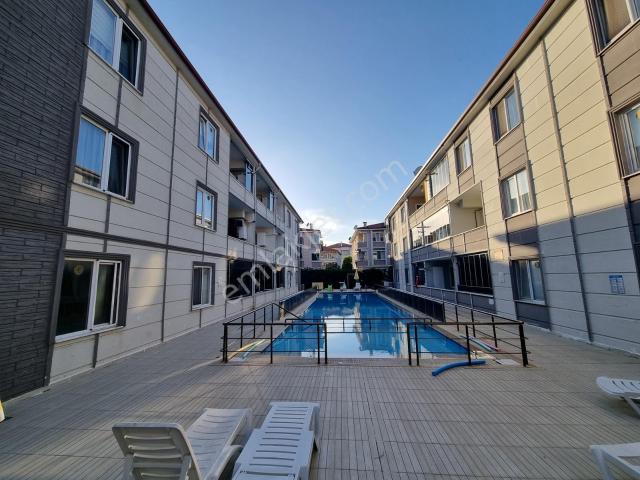 Yeni Mahalle Havuzlu Sitede Sürekli Kiralık Eşyalı Geniş Daire