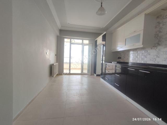 Yeni Mahallede Kiralık Ara Kat 4+1 Daire