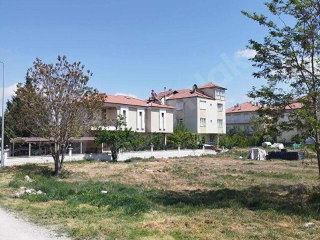 YENİ MAHALLEDE KÖŞE PARSEL 496 m 9 DAİRELİK PROJEYE UYGUN
