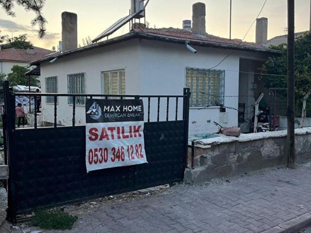 Yeni Mahallede Müsakil 2+1 Ev 340 m2 arsa