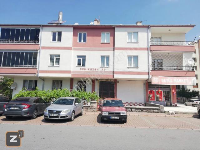 Yeni Mallalle'de Satılık 3+1 Kombi Isıtmalı Daire