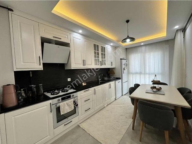 Yenişafakda 120 M2 2+1 Arakat Ön Cephe 5/3 Katı