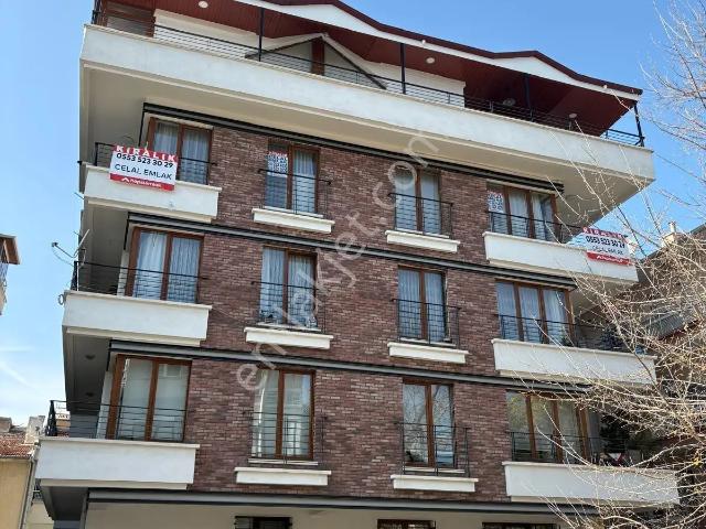 Yeni Bina'da 4+1 Asansörlü Teraslı Dubleks Kiralık