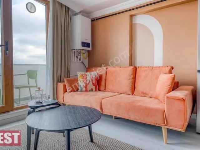 Yeni Binada Sıfır Eşyalı Balkonlu Kiralık