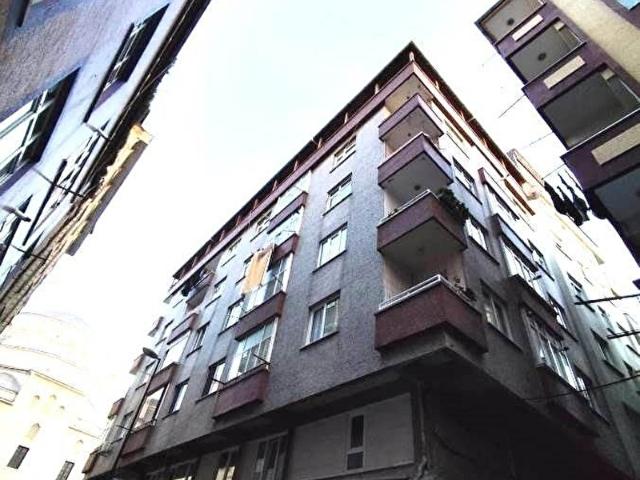 YENİBOSNA MEVLANA CAMİ AHMET YESEVİ CAD SİNDE 3+1 SATILIK DAİRE