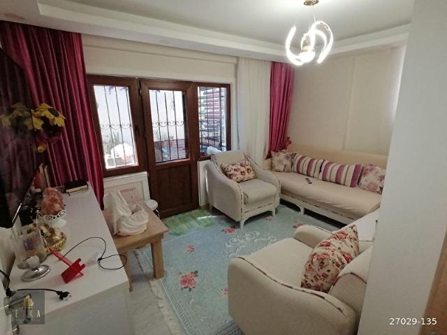 YENİBOSNA ÇAKMAK DURAĞINA YAKIN SATILIK 70 m2 1+1 BAHÇE KAT DAİRE