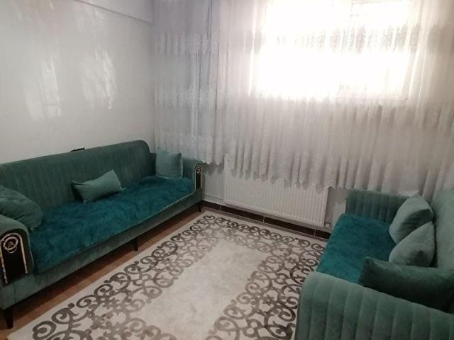 YENİBOSNA HÜRRİYETTE SATILIK 2+1 65 m2 BAHÇE KAT DAİRE