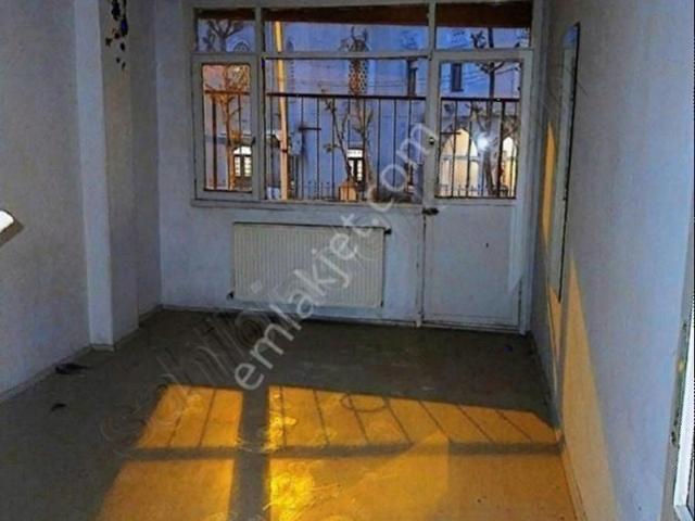 YENİBOSNA ZAFER MAH.3+1 DAİRE 2 DÜKKAN KENTSEL DÖNÜŞÜM FIRSATLI
