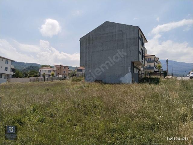 YENİCEKÖY'DE KÖŞE PARSEL ÇİFT YOL CEPHELİ 3 KAT İMARLI