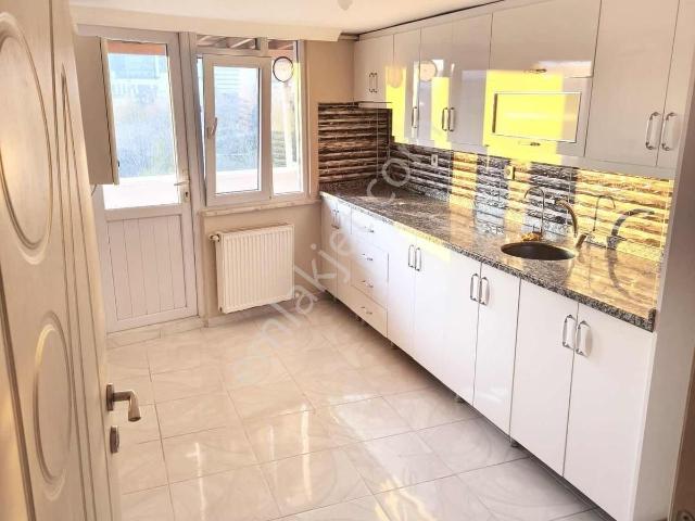 Yeni Evli Ve Memura Hasekiye Yakın Kiralık 2+1 110 M2 Çatı Katı