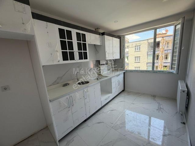 Yenişehir Adliye Karşısında 2+1 Kiralık Ev Ofis Böro