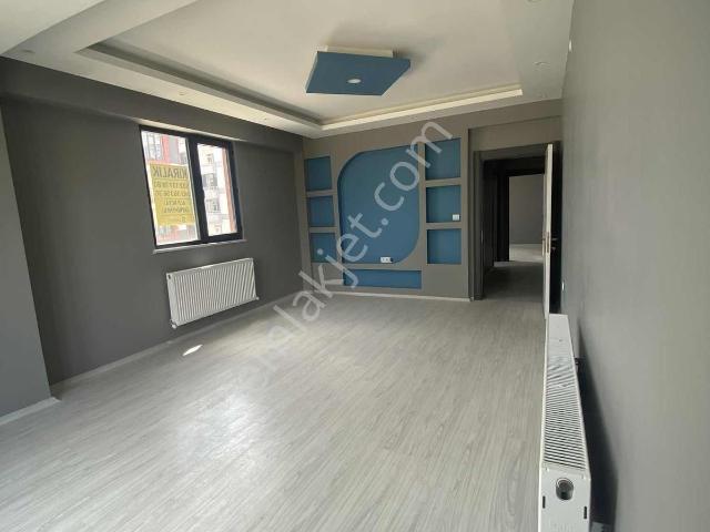 Yenişehir Emniyet Çaprazı Servis Güzergahı Nda Kiralık 2+1