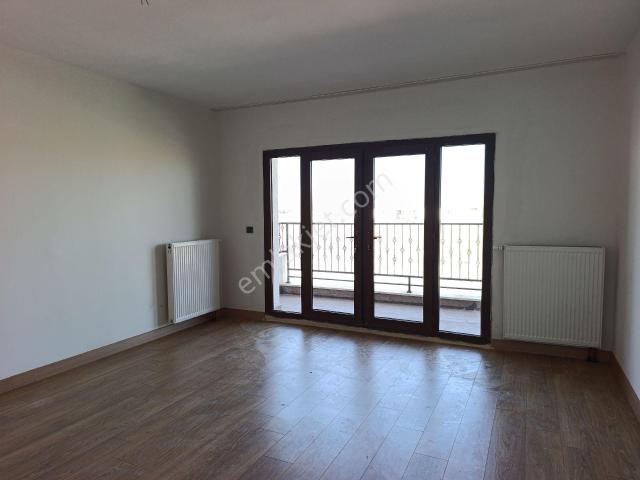 Yenişehir Mahallesi'nde Kiralık Arakatta 3+1 Daire