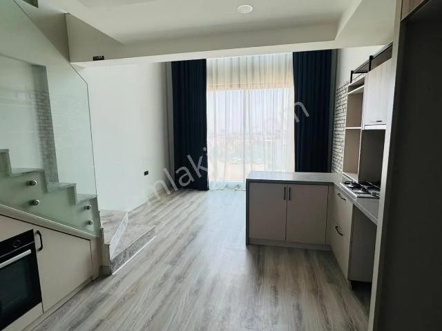 Yeni Emek Vivaloft Sitesi'nde 1+1 Cadde Üzeri Kiralık Daire