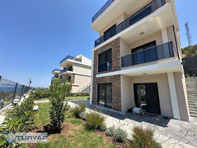 YENİFOÇA GİRİŞİNDE KİRALIK 6+1 LÜKS VİLLA