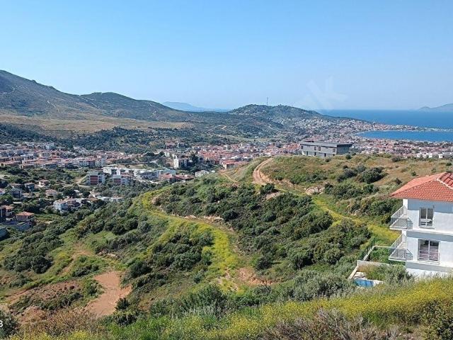YENİFOÇA DOĞALKENTTE SATILIK 363M2 İMARLI ARSA