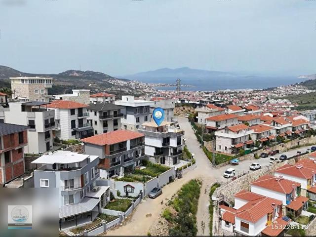 YENİFOÇA' DA BAĞIMSIZ GİRİŞLİ VE BAHÇELİ 3 +1 SATILIK DUBLEKS