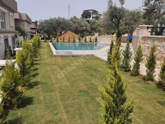 Yeni Foça Da Havuzlu Olive Park Sitede Sıfır Satılık 2+1 Daire