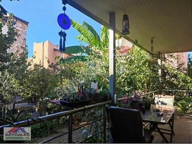 Yeni Foça Da Site İçinde Denize Yakın Satılık Tripleks Villa