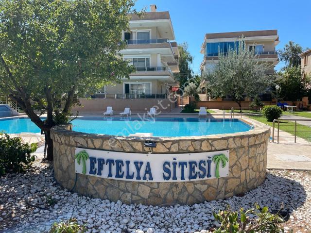 Yeni Foça Merkez Eftelya Sitesi Geniş Tip Ara Kat 3+1 Kiralık