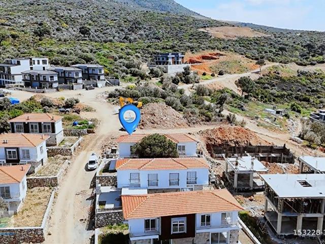 YENİFOÇA MUSTAFA K. ATATÜRK MH. 3+1 SATILIK VİLLA