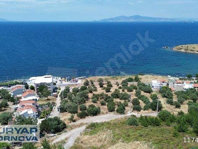 Yeni Foça'da Deniz Manzaralı 4.635 m2 Satılık Arsa