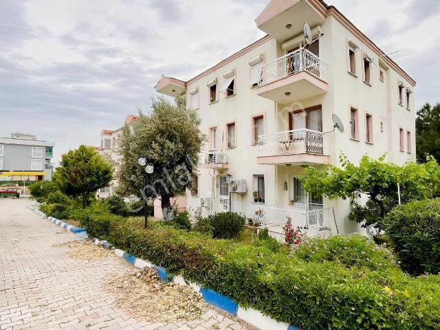 Yeni Foçada Site İçerisinde Doğalgazlı 2+1 Kiralık Daire