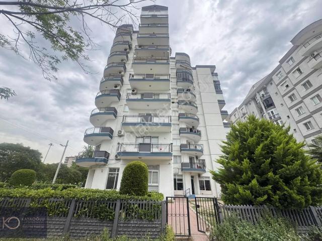 Yeni Girne Işıklara 1 Dk/park Cepheli 4+1 Tadilatlı Daire