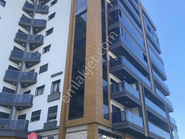 Yeni Girne Ve Anadolu Cd Yakını Sıfır 3+1 Daire