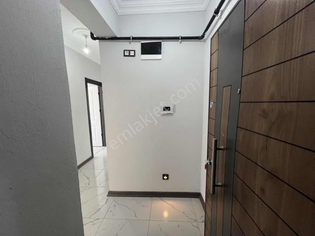 Yeni Hastane Bölgesi 2+1 Ara Kat Kapalı Balkonlu Sıfır Daire